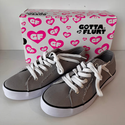 Gotta Flurt Women's Classic II Grey Canvas Low-Top Sneaker