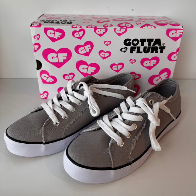 Gotta Flurt Women's Classic II Grey Canvas Low-Top Sneaker