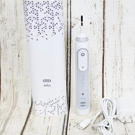 Braun Oral-B Genius X Limited 6 Cleaning Modes Electric Toothbrush + Trave Case