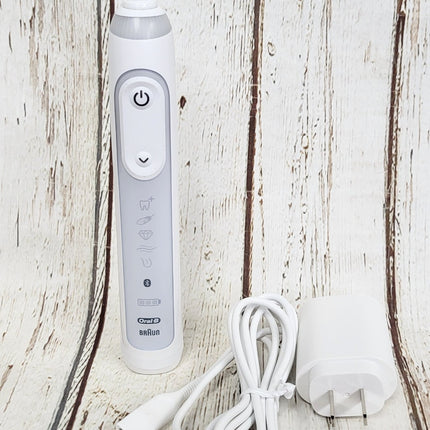 Braun Oral-B Genius X Limited 6 Cleaning Modes Electric Toothbrush + Trave Case