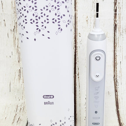 Braun Oral-B Genius X Limited 6 Cleaning Modes Electric Toothbrush + Trave Case