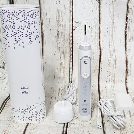Braun Oral-B Genius X Limited 6 Cleaning Modes Electric Toothbrush + Trave Case