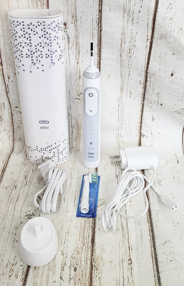 Braun Oral-B Genius X Limited 6 Cleaning Modes Electric Toothbrush w/ Charger