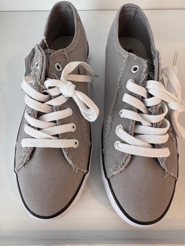 Gotta Flurt Women's Classic II Grey Canvas Low-Top Sneaker