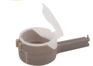Luciano Housewares 1-PIECE Plastic Chips Bag & Storage Clip with Pouring Spout, Ideal for Cereals,Snacks, Peanuts,Sugar, Coffee Powder,Pet Food