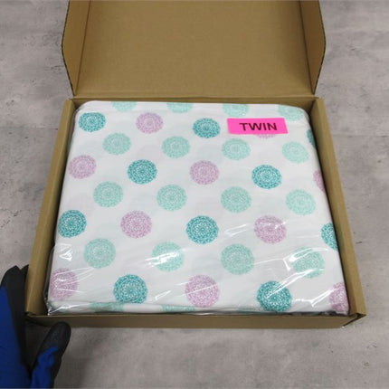 Amazon Basics Soft Microfiber Sheet Set with Elastic Pockets - Twin, Soft, Easy-Wash Lightweight Microfiber - Jade Medallion F4MJ