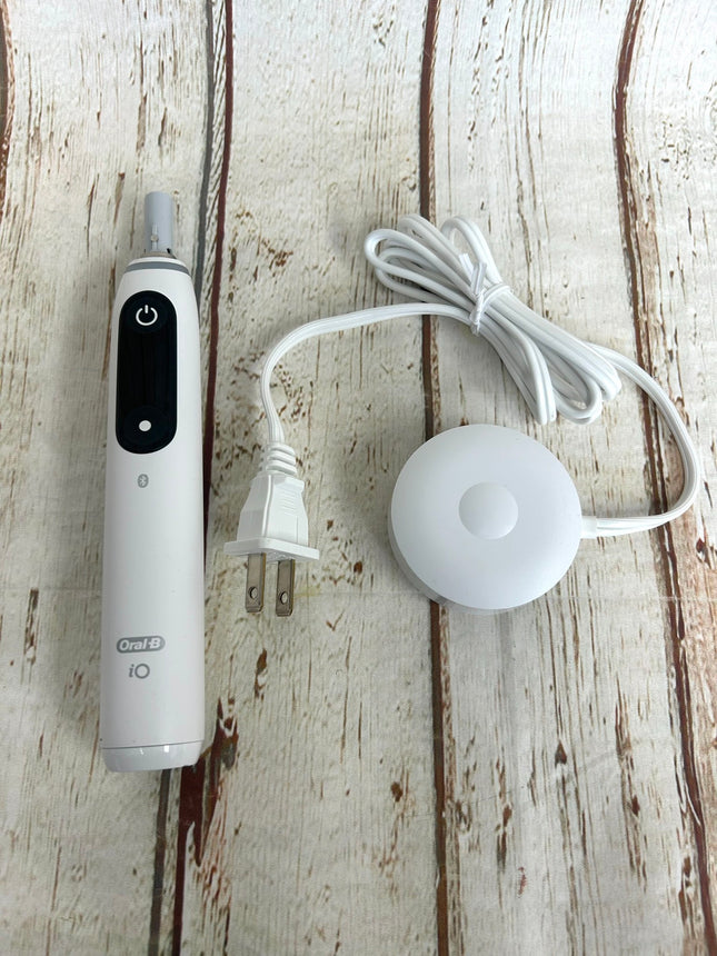 Oral-B iO Series 7 Rechargeable Electric Toothbrush White