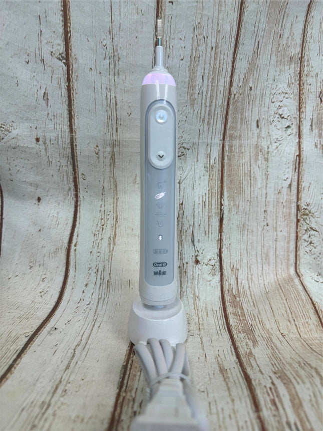 Braun Oral-B Genius X Limited 6 Cleaning Modes Electric Toothbrush - WHITE/GREY