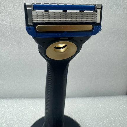 Gillette Heated Razor for Men, Starter Shave Kit by GilletteLabs, 1 Handle, 2 Razor Blade Refills, 1 Charging Dock