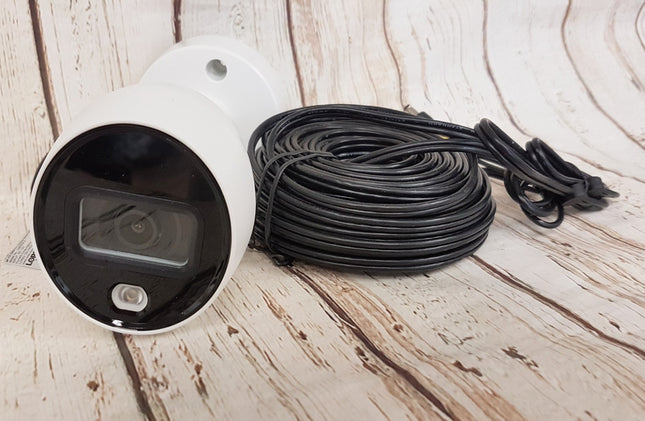 Lorex C883DA Indoor Outdoor Deterrence HD 4K Security Camera W. 50 feet cable