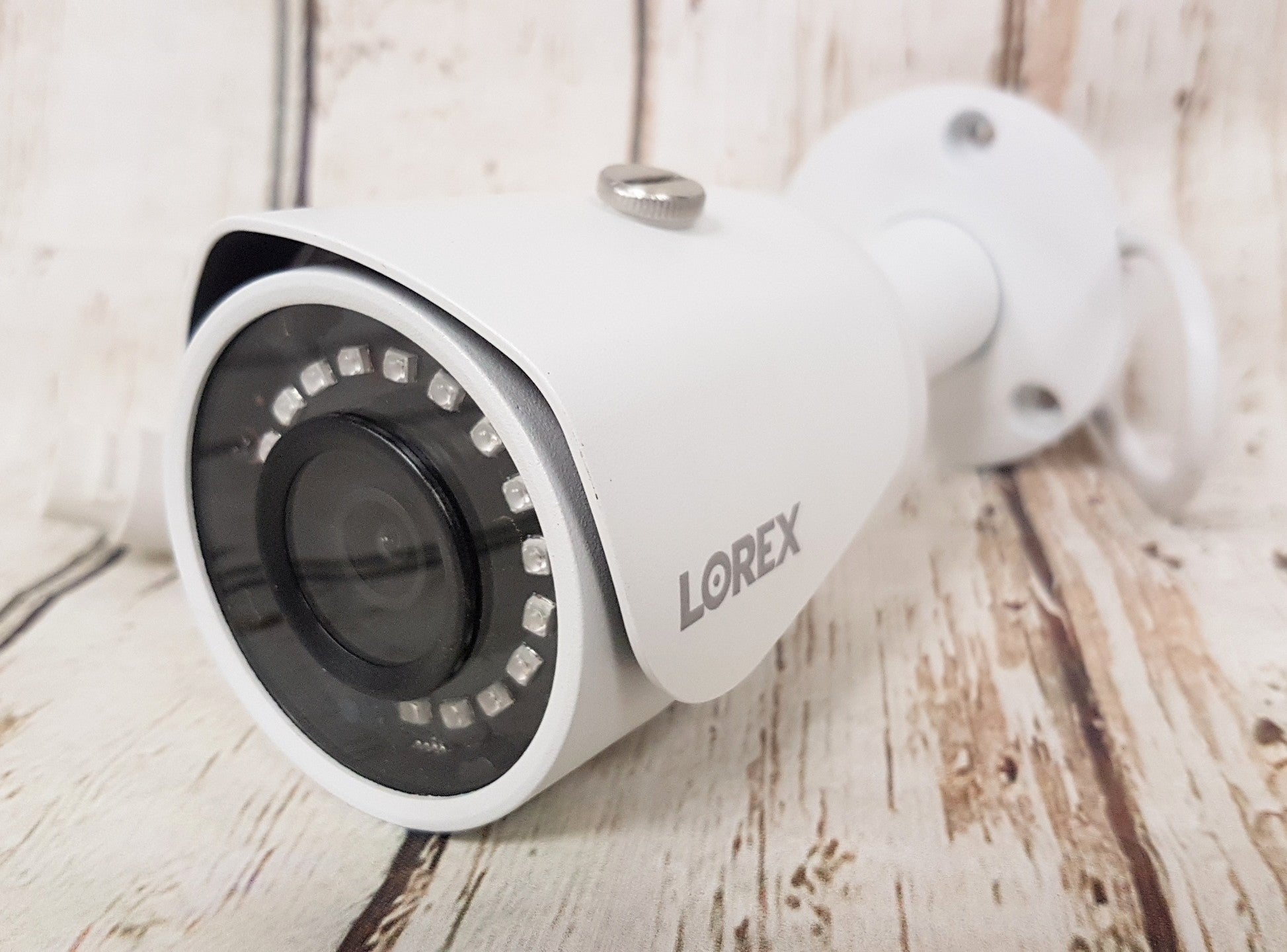 Lorex E581CB  Network 5MP Super HD IP Camera