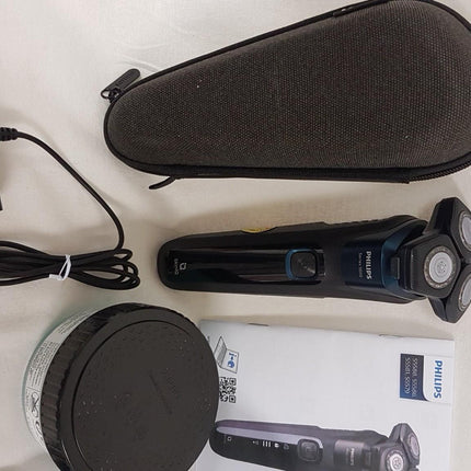 Philips Shaver Series 5000 Wet & Dry Electric Shaver with Quick Cleaning Pod  S5579/94