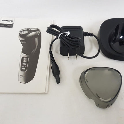 PHILIPS Series 3000 Wet or Dry Electric Shaver, S3134/51 LIKE NEW