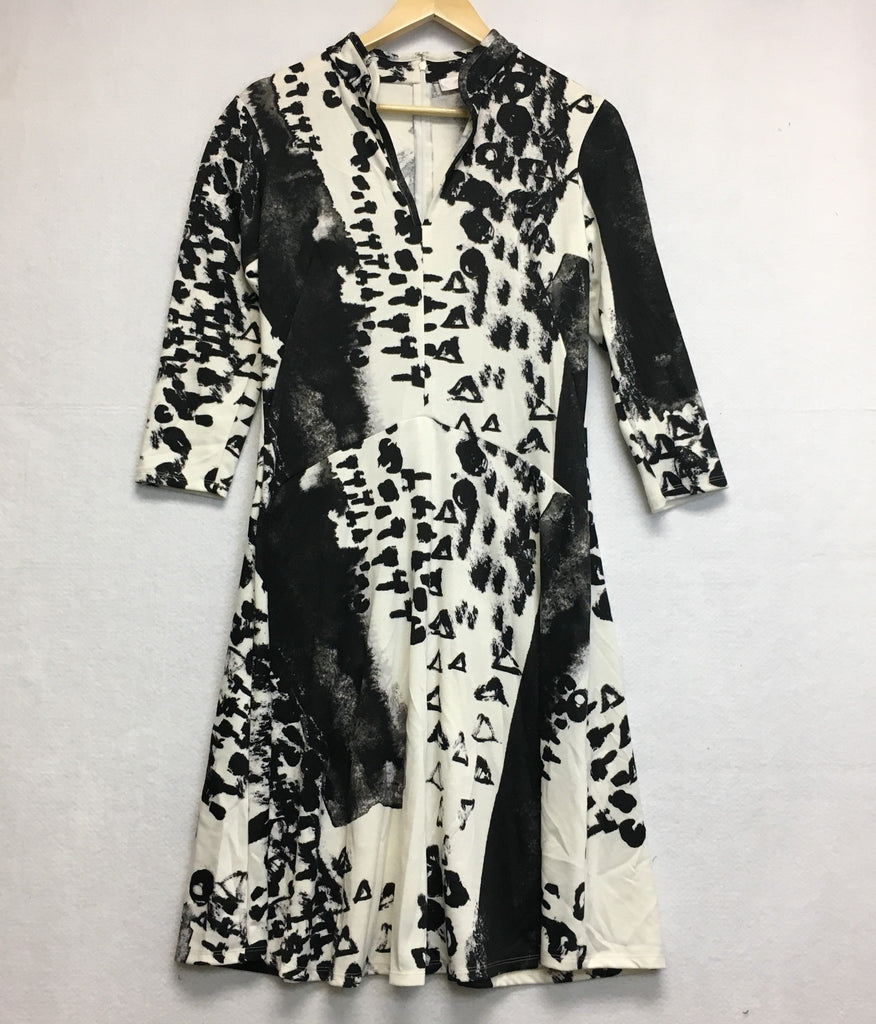 New N Natori Printed Ponte Dress Ivory/Black 6